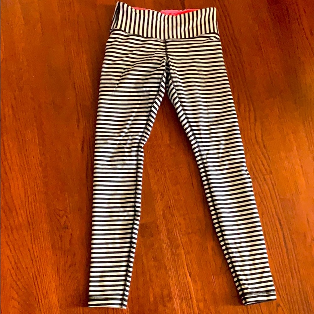 RARE. Lululemon wunder unders low rise old version